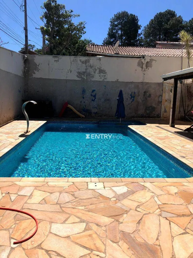 Chácara, 3 quartos, 1022 m² - Foto 1