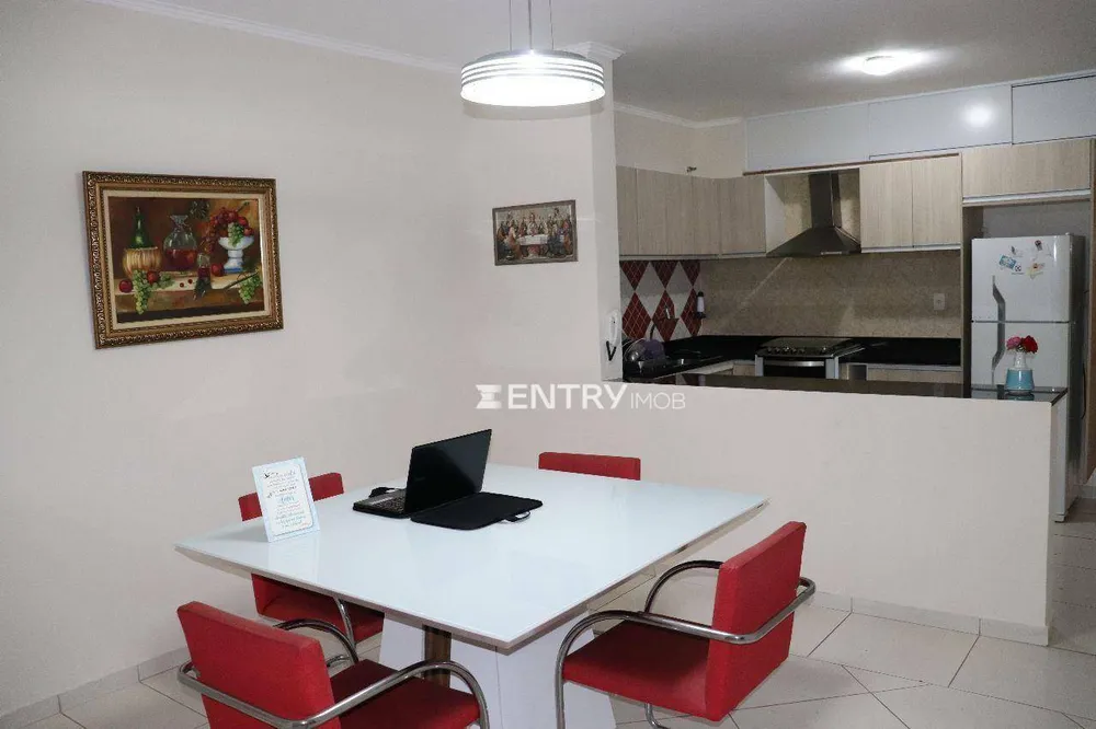 Casa, 4 quartos, 280 m² - Foto 1