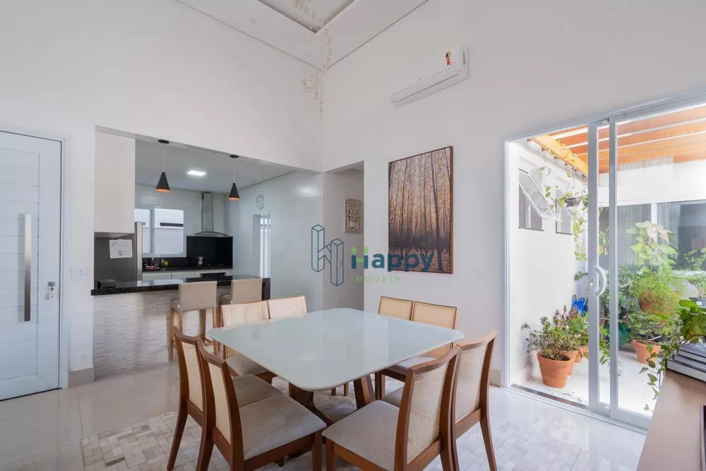 Casa de Condomínio à venda com 3 quartos, 190m² - Foto 1