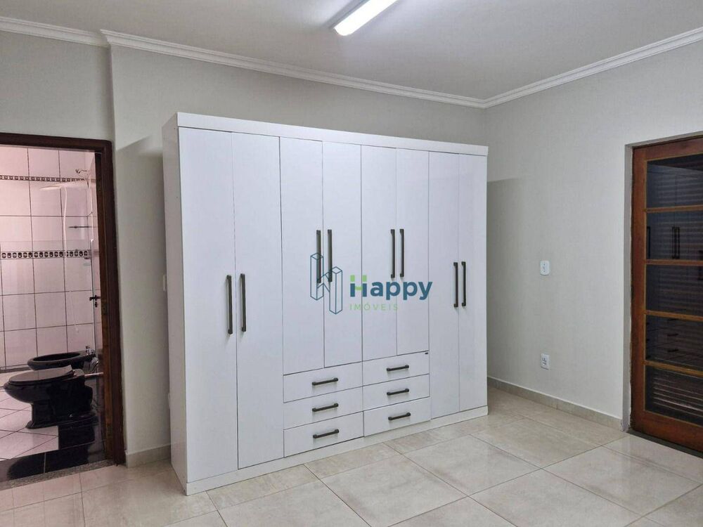 Casa à venda e aluguel com 4 quartos, 242m² - Foto 5