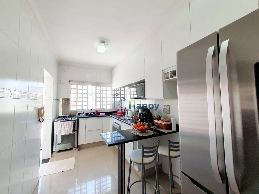 Casa à venda com 3 quartos, 173m² - Foto 4