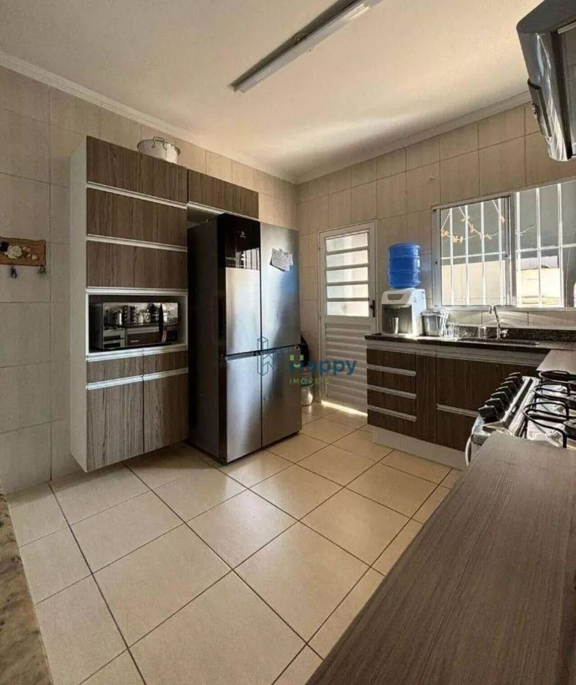 Casa à venda com 3 quartos, 132m² - Foto 3