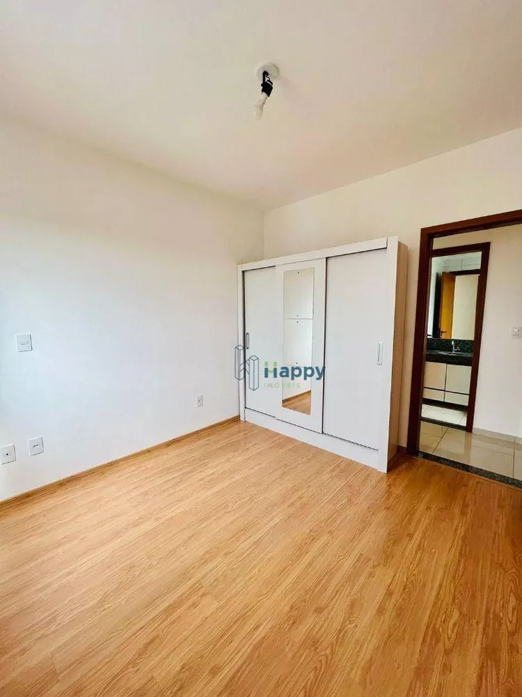 Apartamento à venda com 2 quartos, 62m² - Foto 4