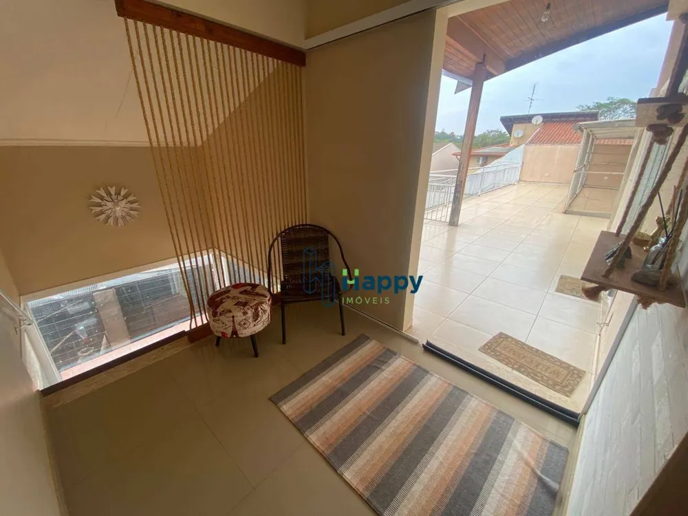 Casa, 3 quartos, 241 m² - Foto 2