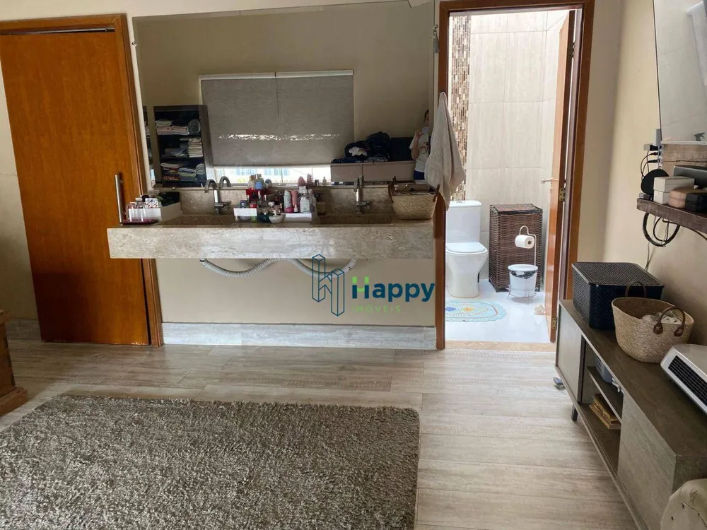 Casa, 3 quartos, 241 m² - Foto 3