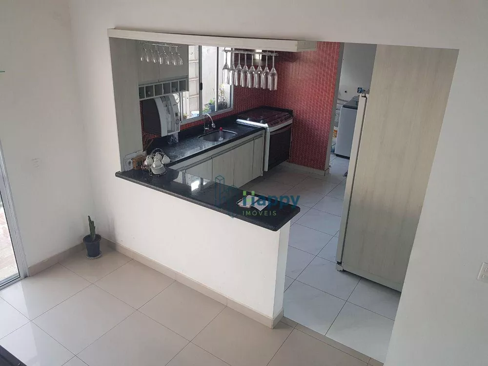 Casa de Condomínio à venda com 3 quartos, 255m² - Foto 4