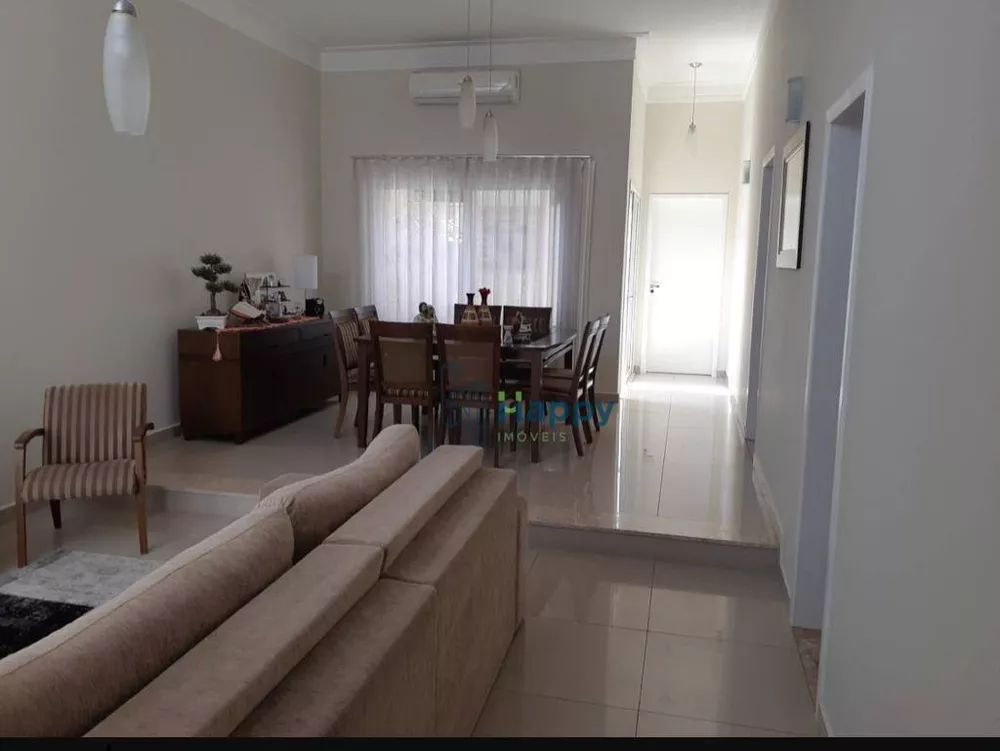 Casa de Condomínio à venda com 3 quartos, 203m² - Foto 2