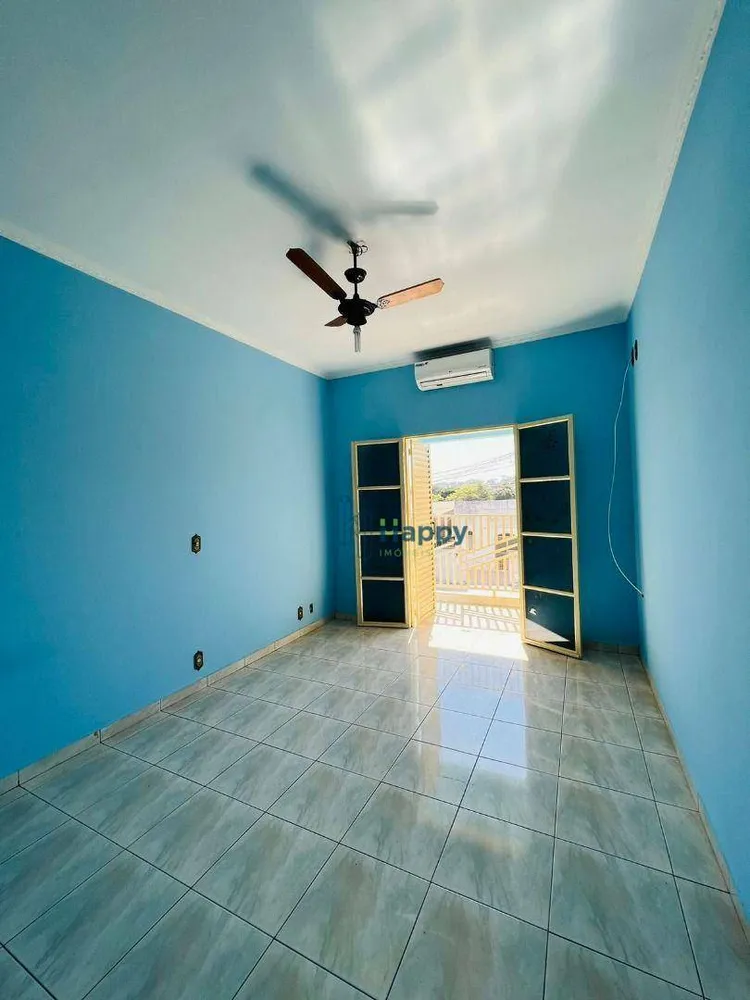 Casa, 4 quartos, 214 m² - Foto 2