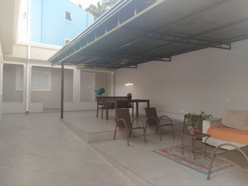 Casa para alugar com 6 quartos, 265m² - Foto 16
