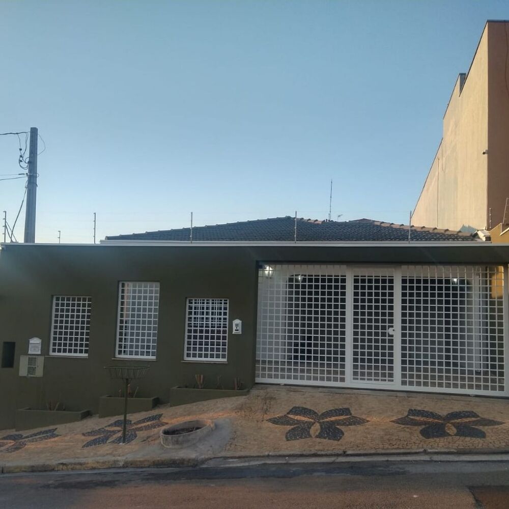 Casa para alugar com 6 quartos, 265m² - Foto 2