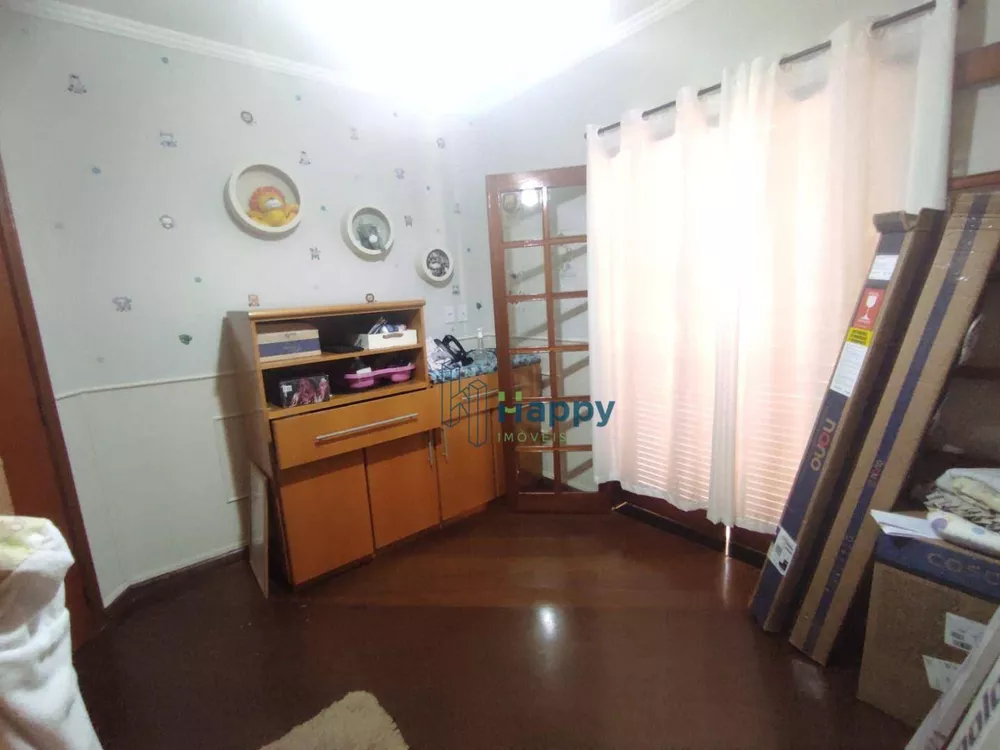 Casa de Condomínio à venda com 4 quartos, 250m² - Foto 5