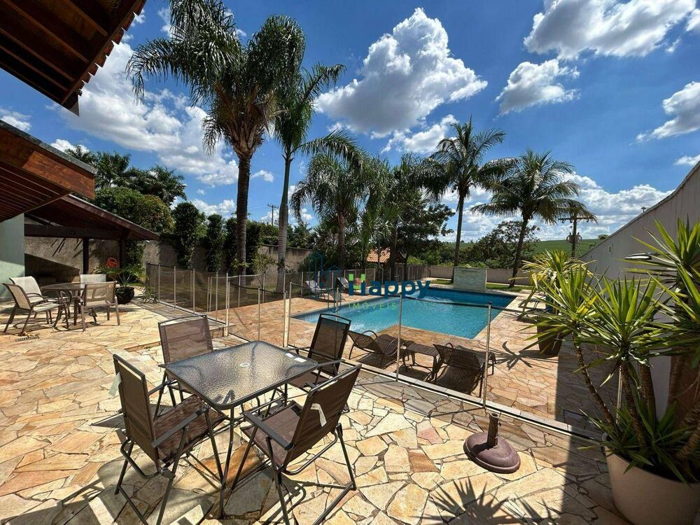 Chácara à venda e aluguel com 3 quartos, 250m² - Foto 1