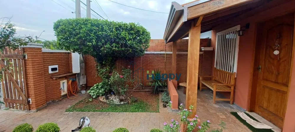 Casa à venda com 3 quartos, 65m² - Foto 1