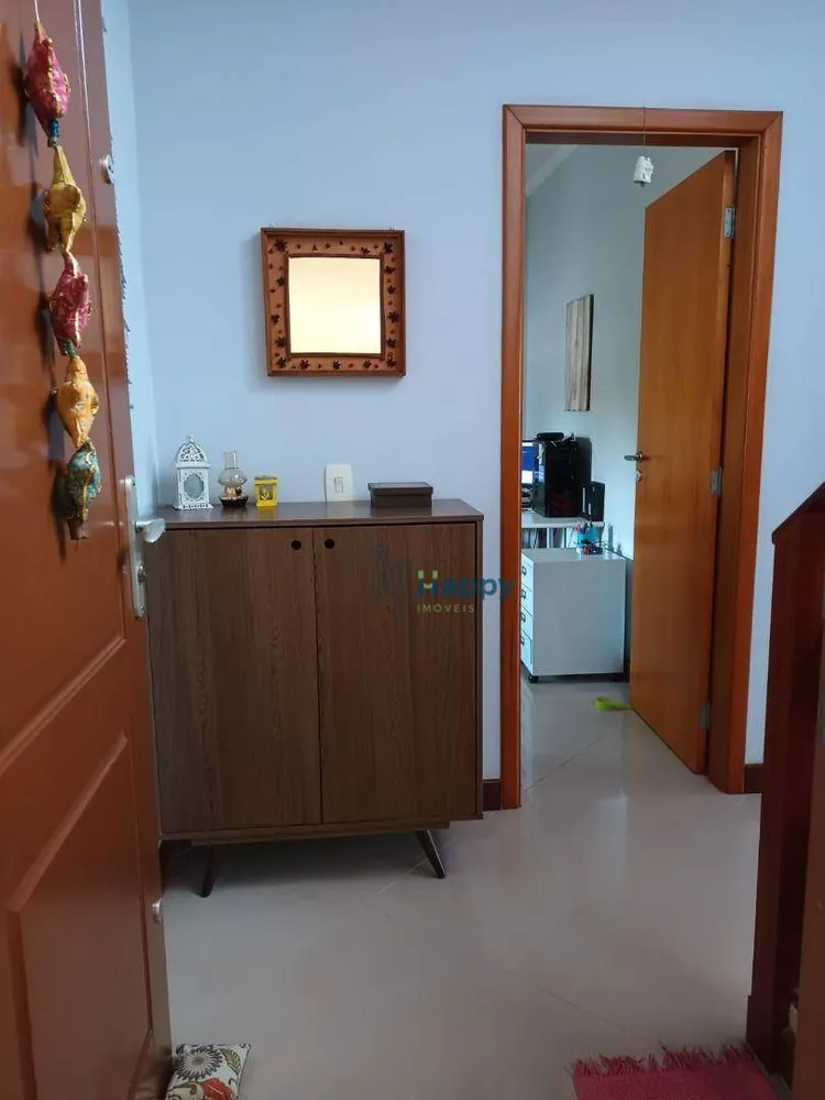 Casa à venda com 3 quartos, 210m² - Foto 3