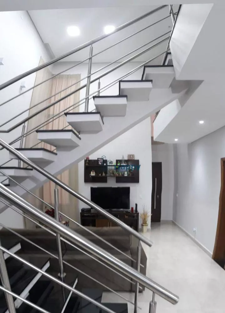 Casa de Condomínio à venda com 4 quartos, 203m² - Foto 2