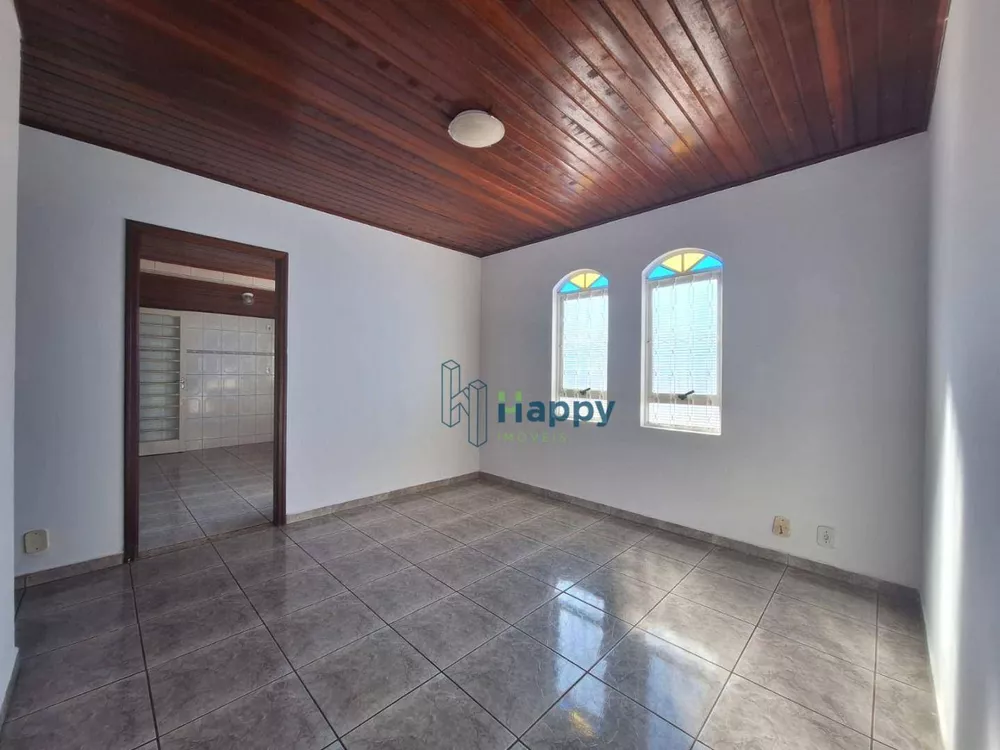 Casa à venda com 3 quartos, 189m² - Foto 4