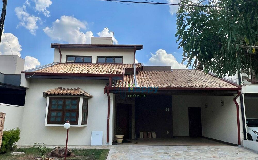 Casa de Condomínio para alugar com 4 quartos, 250m² - Foto 1