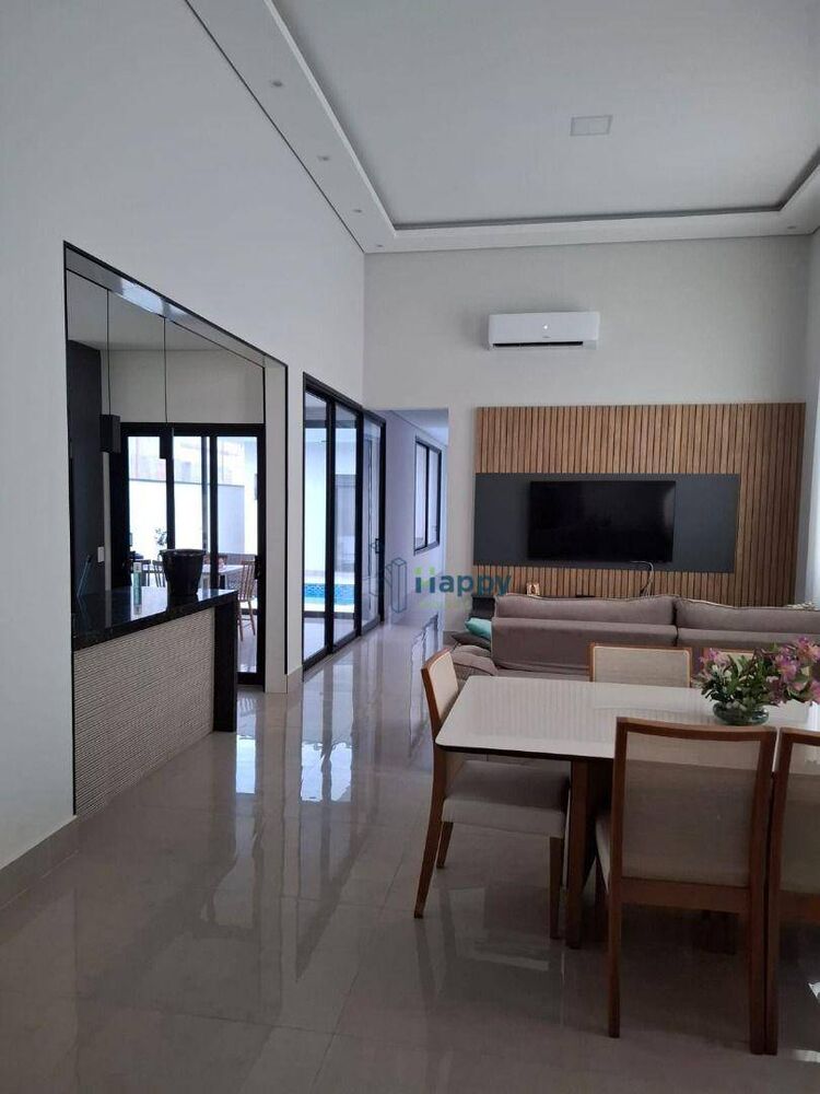 Casa de Condomínio à venda com 3 quartos, 221m² - Foto 1