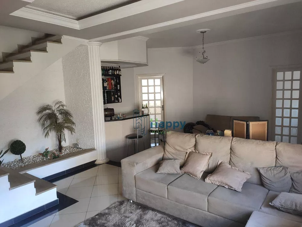 Casa à venda com 3 quartos, 300M2 - Foto 1