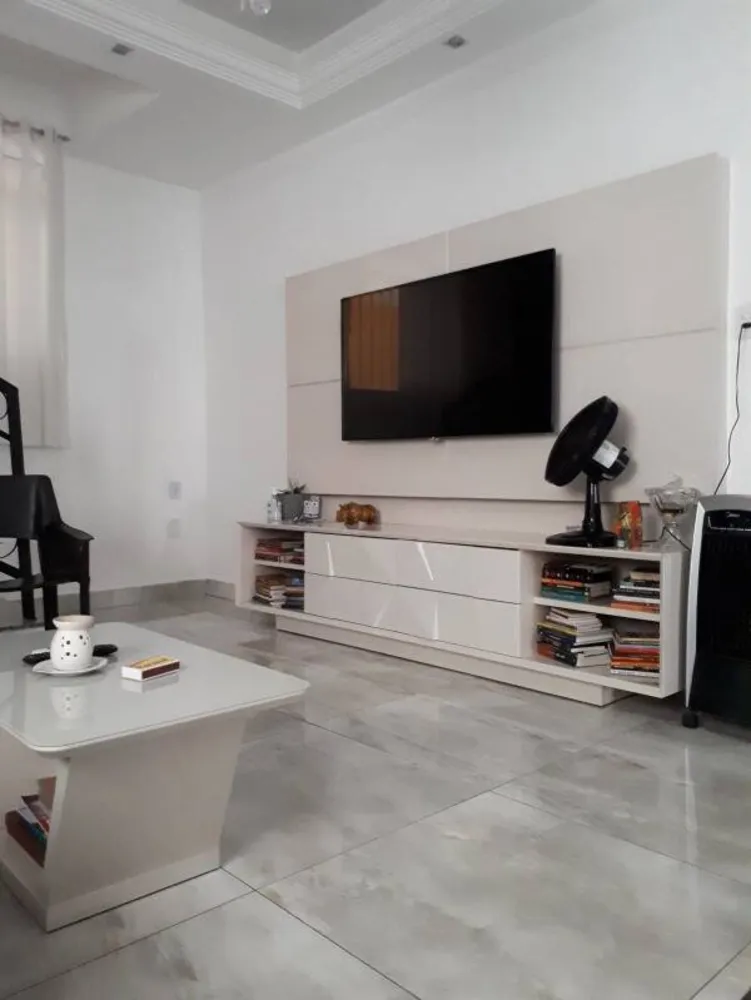 Casa, 4 quartos, 300 m² - Foto 1