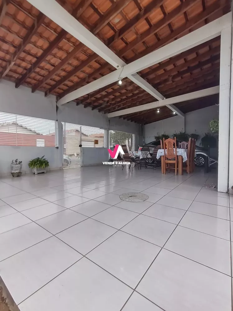 Casa à venda com 2 quartos, 131m² - Foto 2