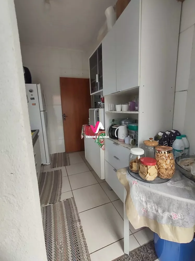 Casa à venda com 2 quartos, 131m² - Foto 4