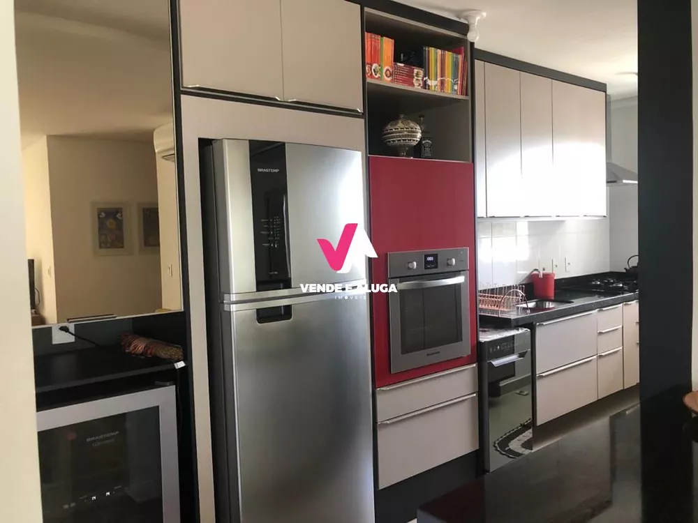 Apartamento à venda com 3 quartos, 97m² - Foto 1