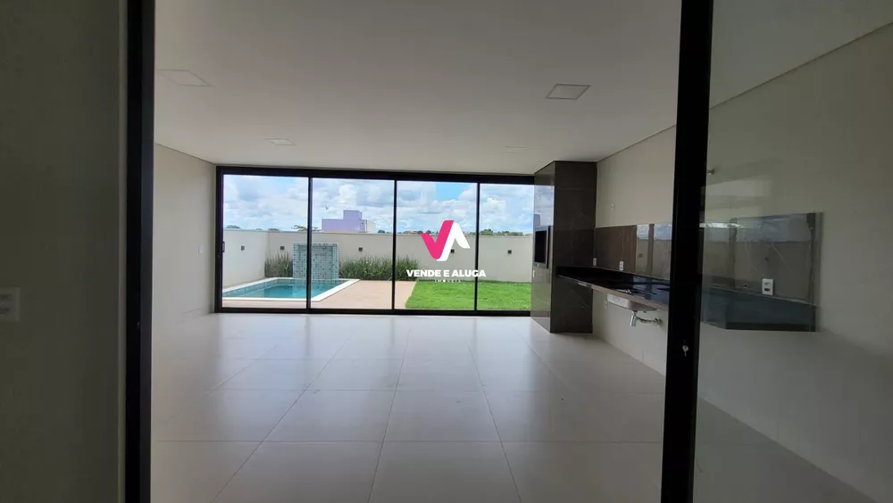 Casa de Condomínio à venda com 3 quartos, 215m² - Foto 4