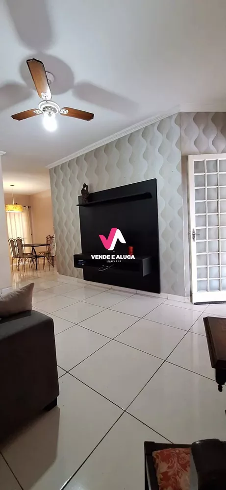 Casa de Condomínio à venda com 2 quartos, 117m² - Foto 1