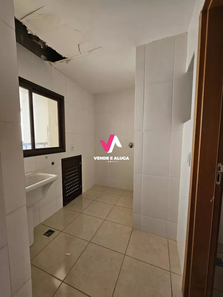 Apartamento à venda com 3 quartos, 125m² - Foto 3