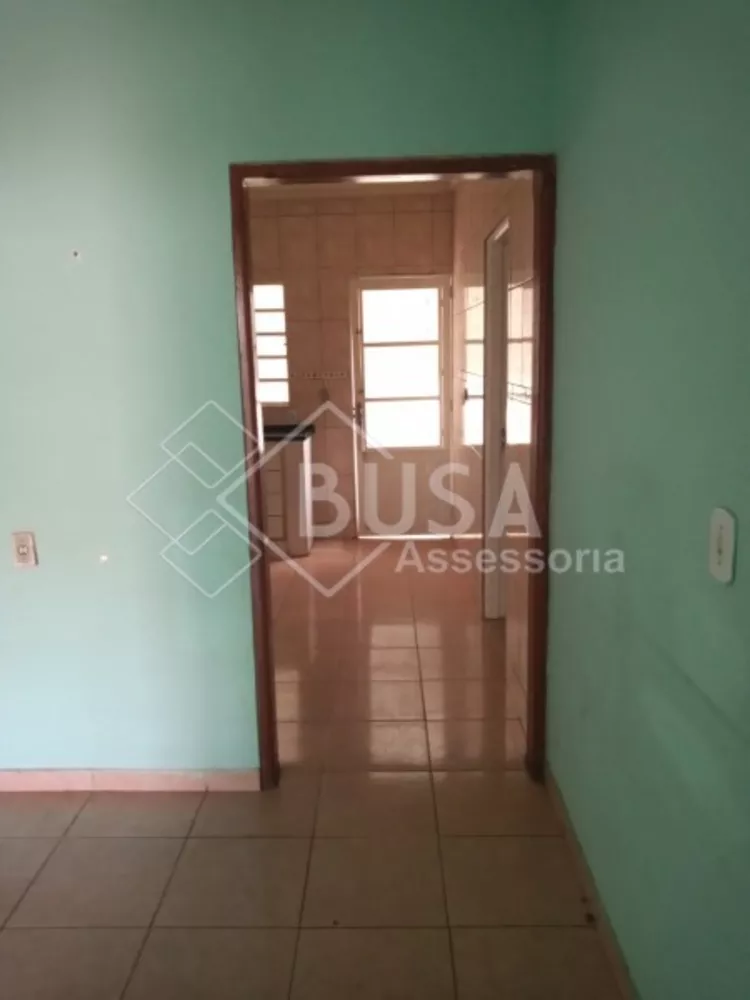 Casa para alugar com 3 quartos - Foto 1