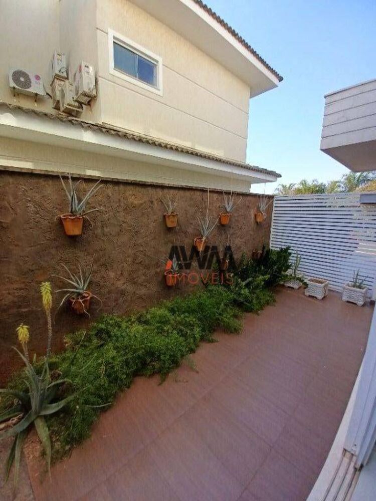 Sobrado, 3 quartos, 320 m² - Foto 1