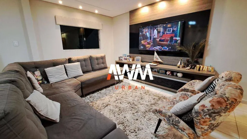 Casa, 3 quartos, 218 m² - Foto 2