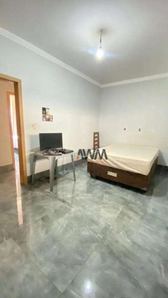 Casa, 3 quartos, 258 m² - Foto 2