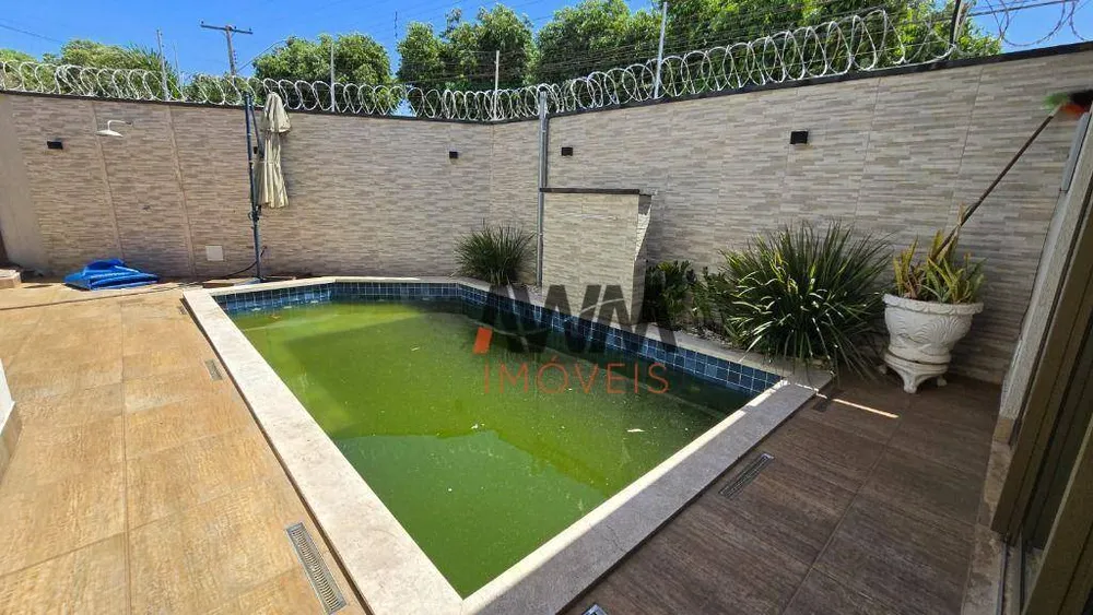 Sobrado, 3 quartos, 239 m² - Foto 1