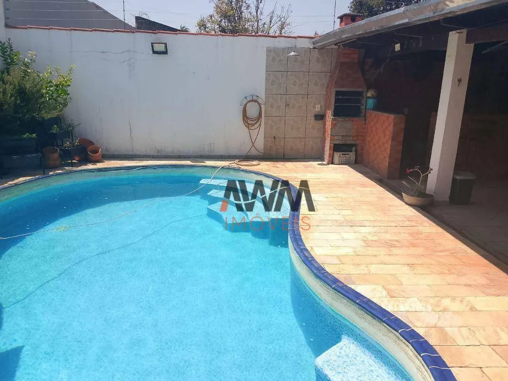 Sobrado, 4 quartos, 233 m² - Foto 1
