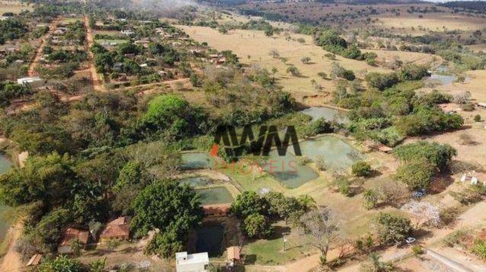 Chácara à venda com 4 quartos, 400m² - Foto 2