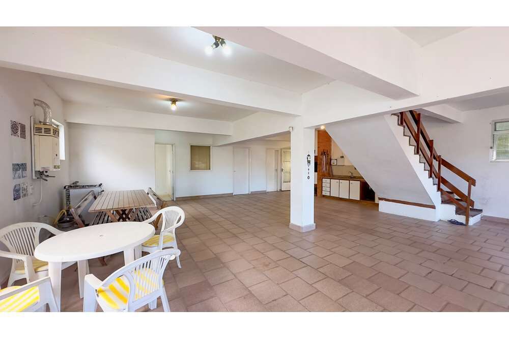 Casa à venda com 4 quartos, 394m² - Foto 2