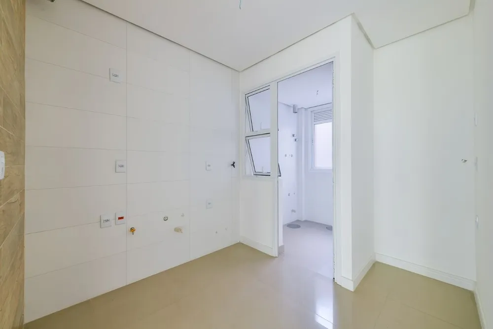 Cobertura, 3 quartos, 243 m² - Foto 2