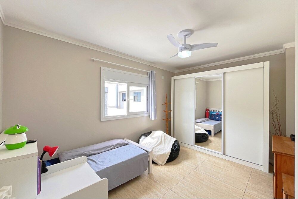 Casa à venda com 3 quartos, 154m² - Foto 4