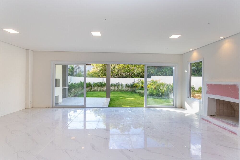 Casa de Condomínio à venda com 3 quartos, 494m² - Foto 1