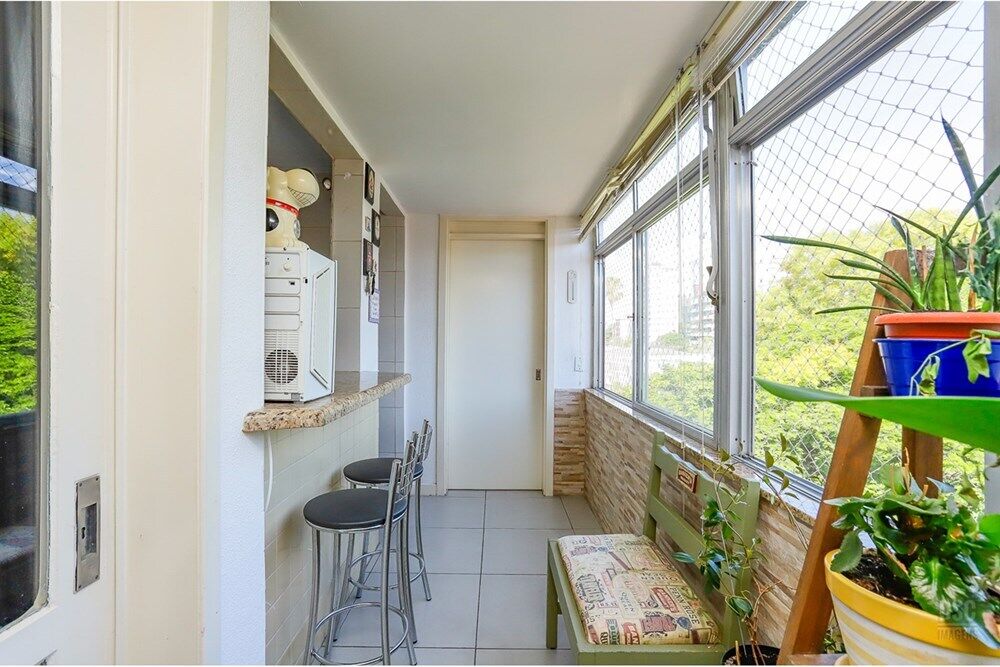 Apartamento à venda com 3 quartos, 180m² - Foto 3