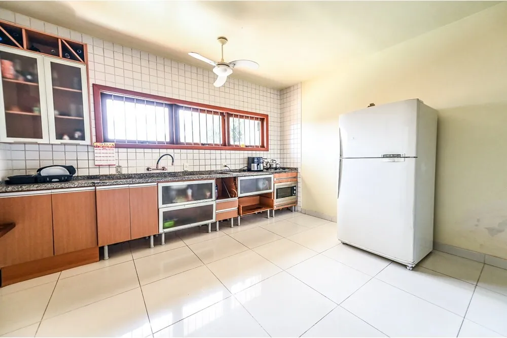 Casa, 4 quartos, 329 m² - Foto 2