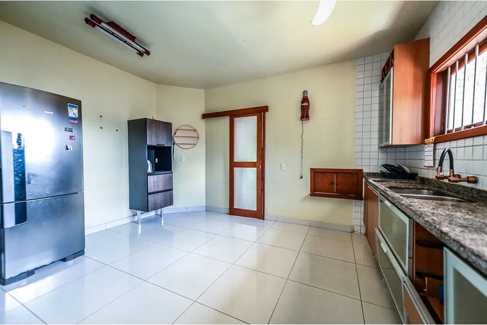 Casa, 4 quartos, 329 m² - Foto 3