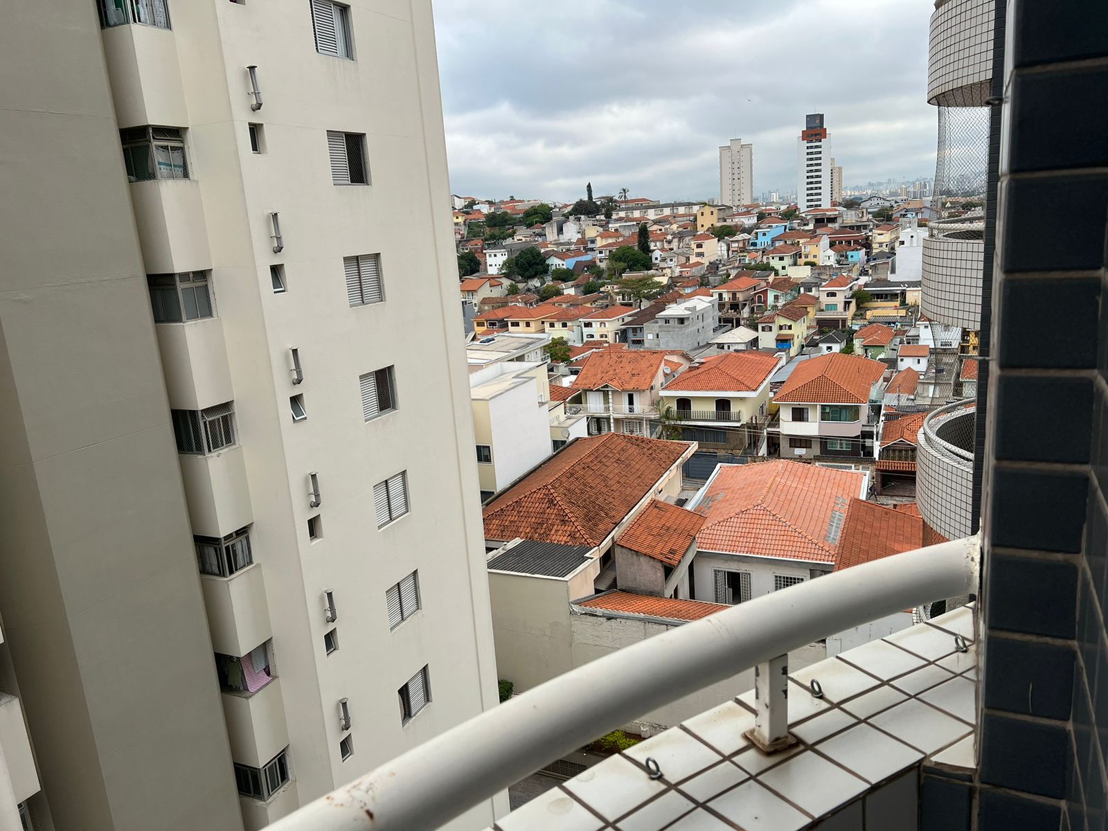 Apartamento para alugar com 3 quartos, 82m² - Foto 3