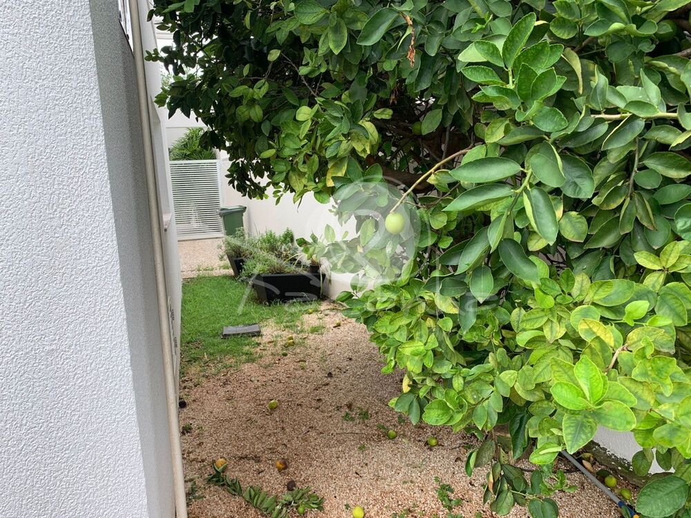 Casa de Condomínio à venda com 4 quartos, 280m² - Foto 1