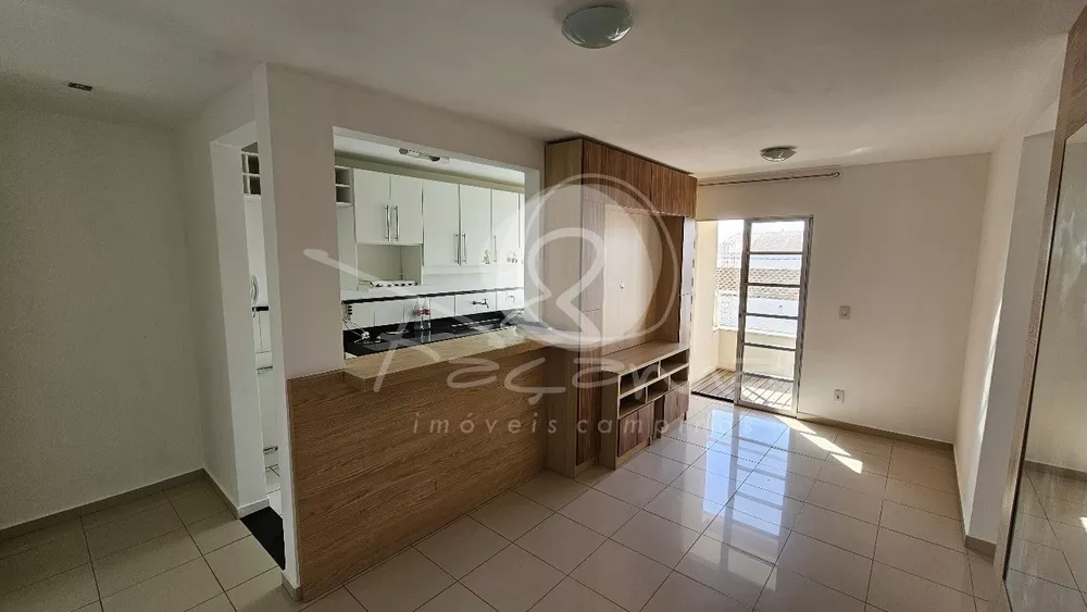 Apartamento à venda com 3 quartos, 70m² - Foto 2