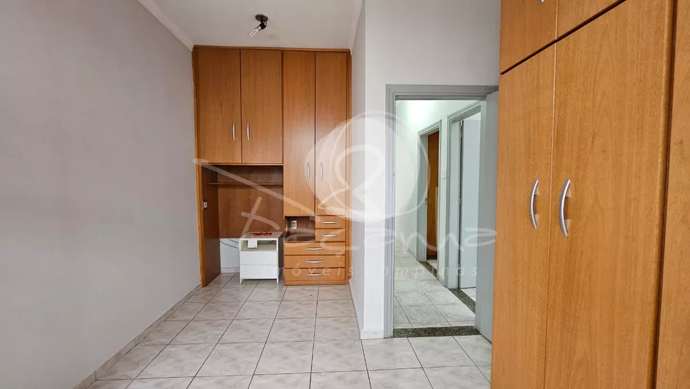 Casa à venda com 5 quartos, 206m² - Foto 4