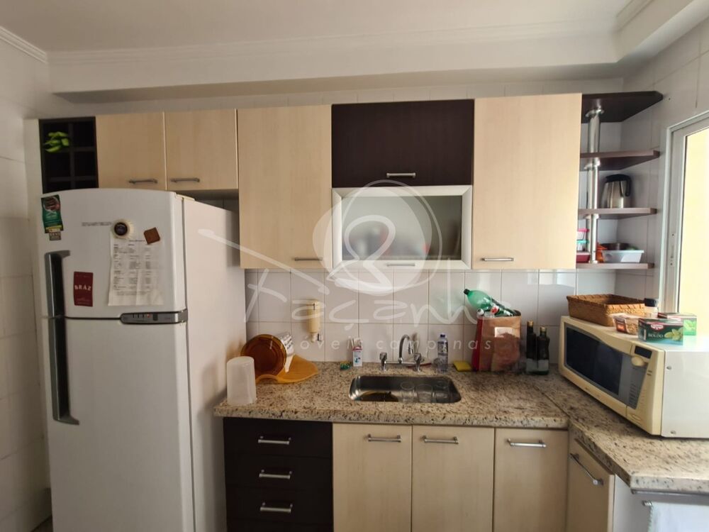 Apartamento à venda com 3 quartos, 75m² - Foto 2