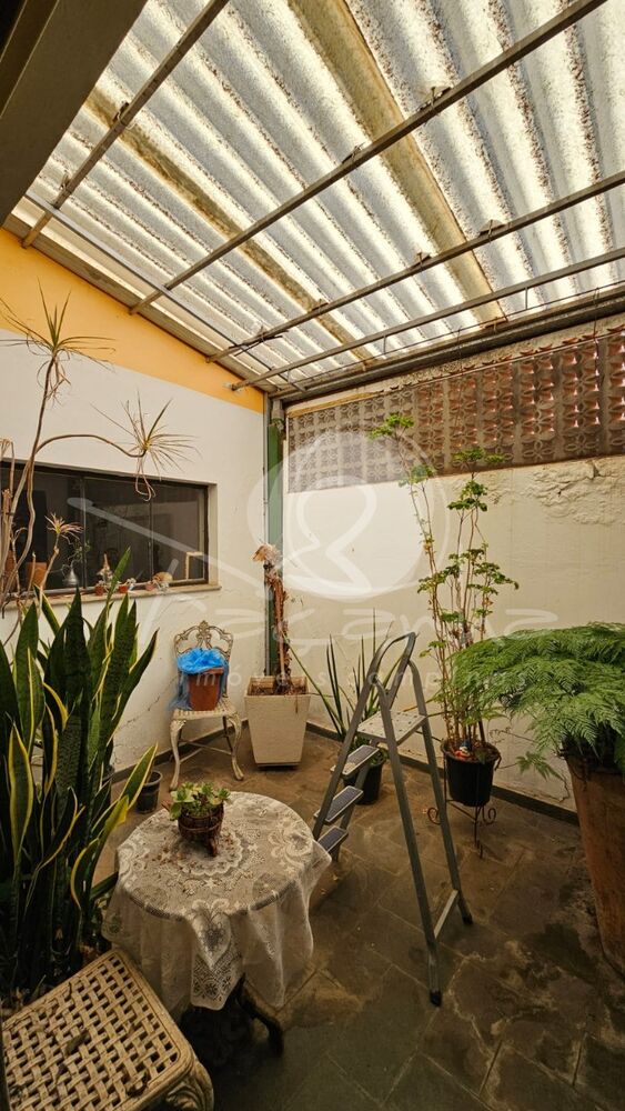 Casa à venda com 4 quartos, 208m² - Foto 1